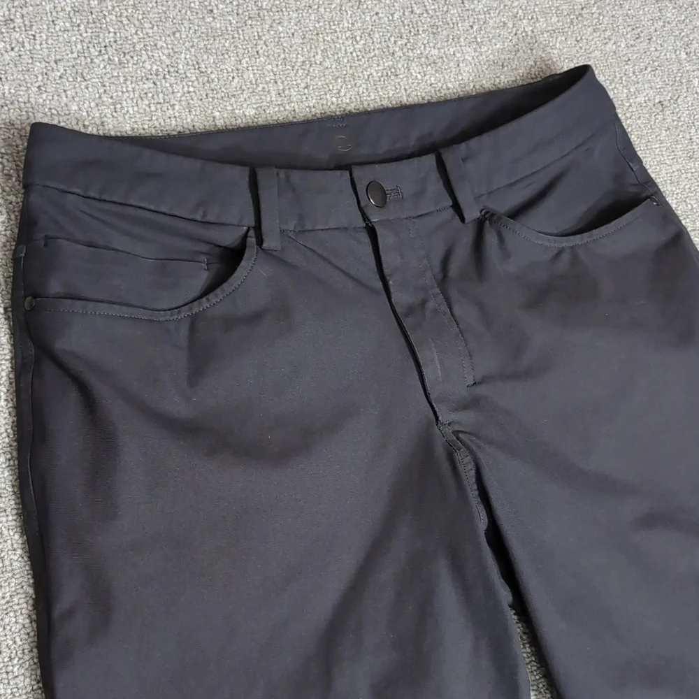 Lululemon ABC 5 Pocket Pants Size 30x26 in Jet Black E40416 Tapered - Picture 2 of 12
